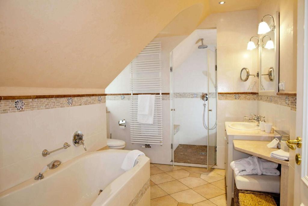Hotel Tandreas & Restaurant 4*